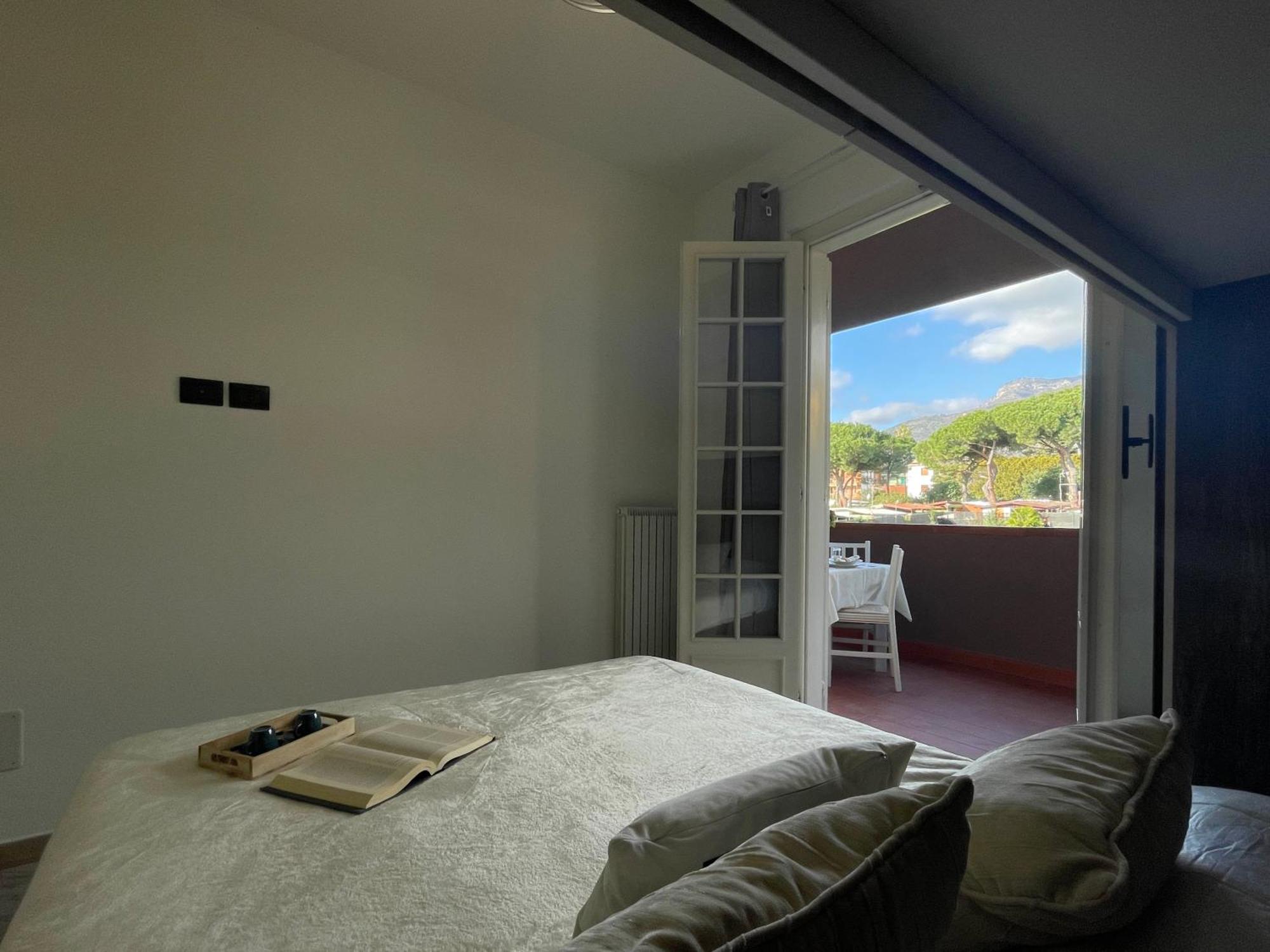Il Gabbiano Bilocale Con Piscina, Garage E A/C. Διαμέρισμα Loano Εξωτερικό φωτογραφία